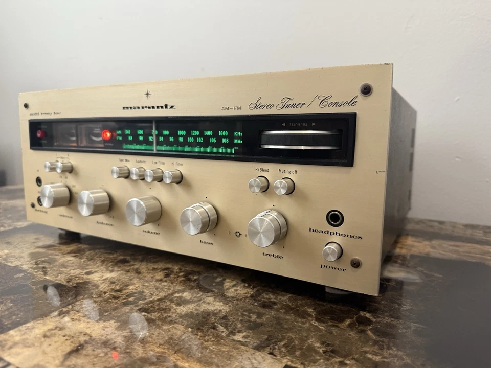 Consola Sintonizador Estéreo AM-FM Modelo Veinticuatro De Colección Marantz Foto 3 de 4