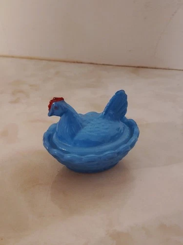 Vintage Mini  Blue Westmoreland Mold Hen On A Nest  Chicken Nesting