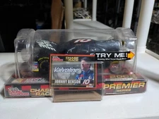 2002 Racing Champions Chase the Race Johnny Benson Valvoline Max Life 1/24