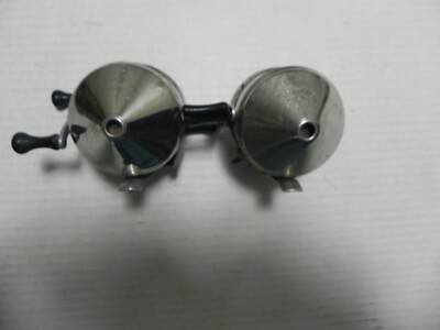 Moulinet de pêche vintage Zebco Spinner modèle 33 noir et