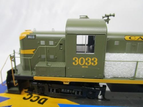 Athearn HO Scale CN Canadian National Alco RS3 Diesel Locomotive #3033 DCC Ready - Picture 6 of 8