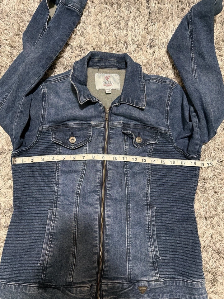 Chaqueta de moto vaquera Guess para mujer XL lavado medio cremallera frontal elastizada paneles acanalados Foto 4 de 4