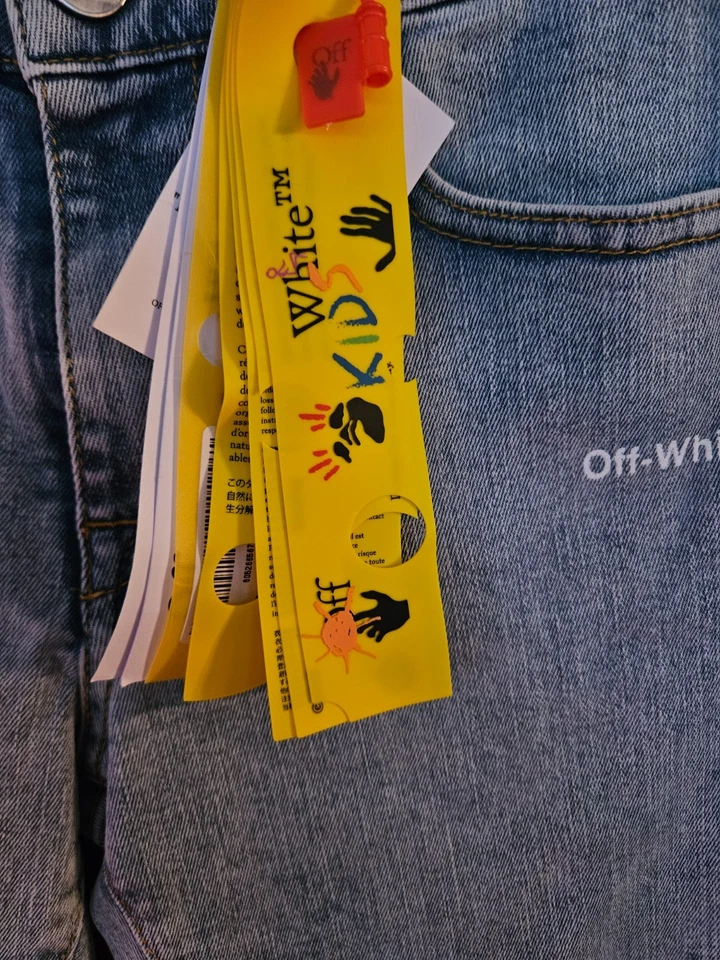 PANTALONES VAQUEROS OFF-WHITE™ NIÑOS Talla 8 Minorista $450.00 Foto 3 de 4