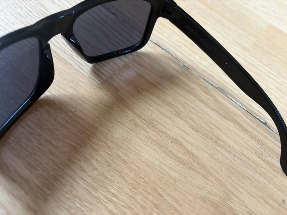Oakley Holbrook OO9102 Men's Rectangle Mirrored Sunglasses Black/Gold, photo 4 of 4