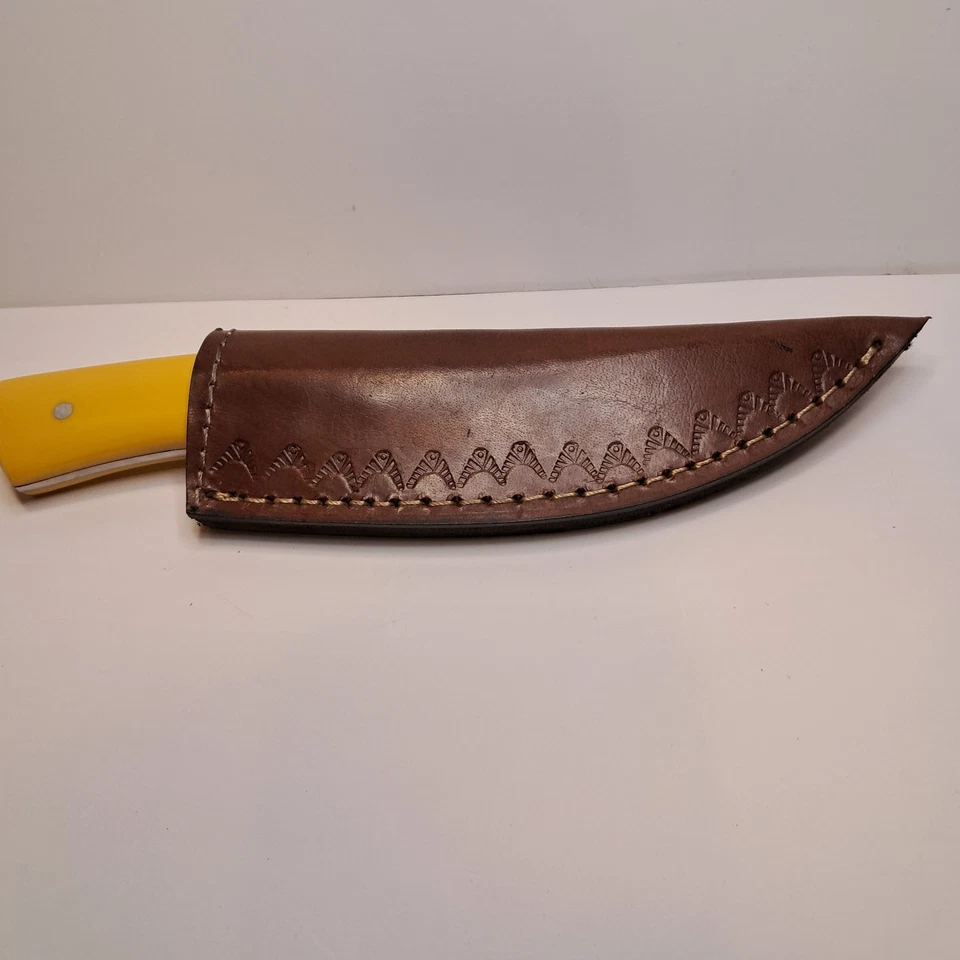 Cuchillo de caza Damasco hecho a medida forjado a mano mango de lycra amarillo Damasco Foto 4 de 4