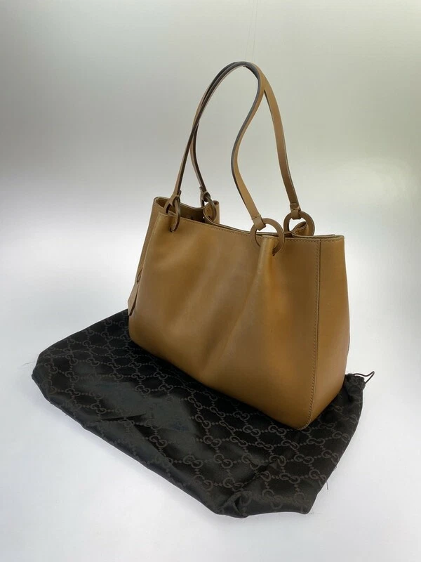 Sac fourre tout femme Gucci en cuir avec pochette, occasion, 16 cm x 26 cm, état C