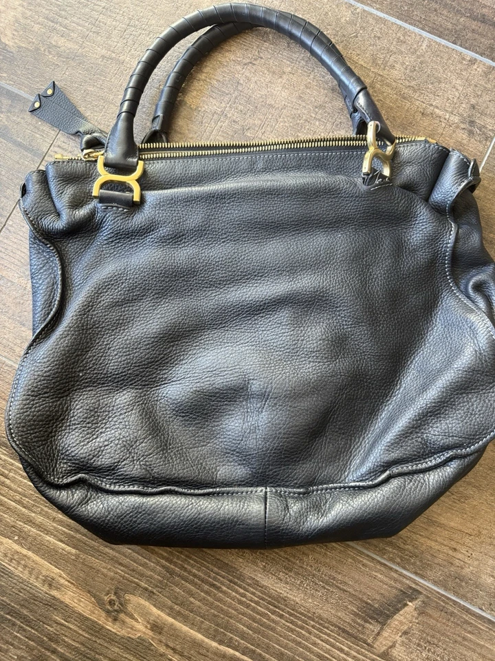 Chloé Damen Tasche Marcie in Schwarz Leder mit goldfarbenen Riemen u. Verschluss - Bild 3 von 4
