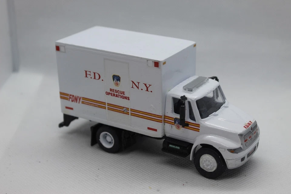 1/64 Greenlight Custom FDNY Rescue Services Utility - Kitbash Fire Rescue ¡RARO! Foto 2 de 4