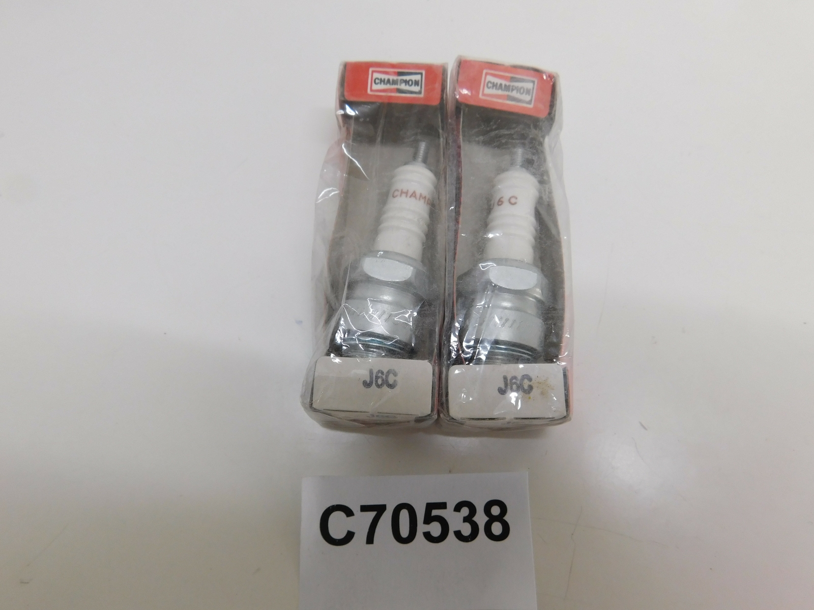 2 Pieces Spark Plug for Opel Diplomat A J6C 1214123
