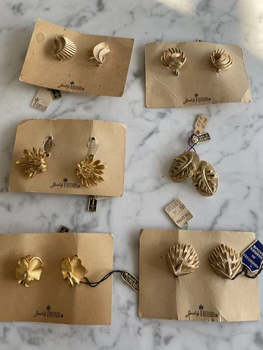 Vintage Jewelry lot Trifari gold clip earrings on original store cards hang tag