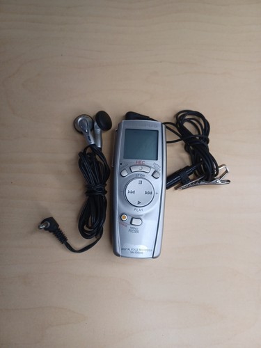 Olympus Digital Voice Recorder VN-1000SE Silver Microphone Hearphones Tested ! - 第 1/9 張圖片