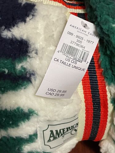 American Eagle Outfitters Sherpa Fleece Throw Blanket NWT - Picture 3 of 5