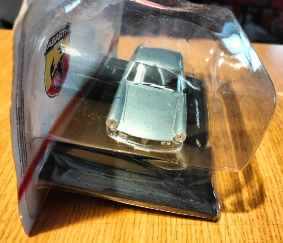 AUTOMODELLO 1 / 43 - FIAT 2400 COUPE' - 1961 -ABARTH - BLISTER  -MA14 - Immagine 3 di 4