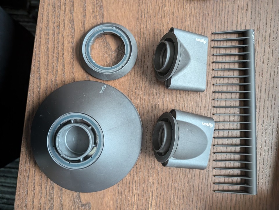 Dyson Supersonic Fuchsia Hairdryer & Attachments eBay