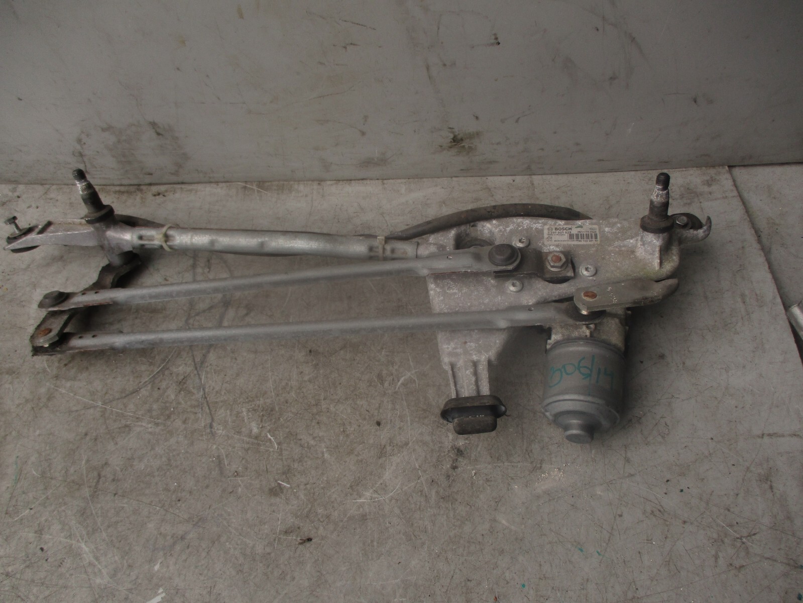 2014 PEUGEOT 308 FRONT WINDSCREEN WIPER MOTOR & LINKAGE 3397021829 