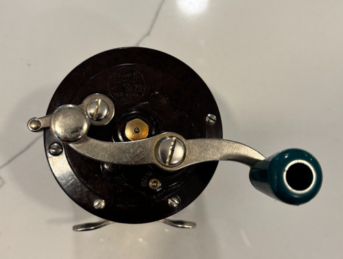 PENN SEA SCAMP MODEL 78 SALTWATER REEL WITH CATALOG & WRENCH/ WONDERFUL COLORS - Picture 2 of 8