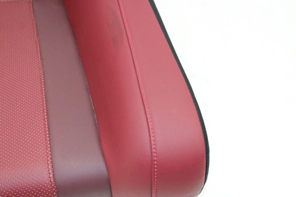 Almofada de assento inferior traseira esportiva vermelha Infiniti Q60 2017-2020 fabricante de equipamento original GR119 - Imagem 4 de 4