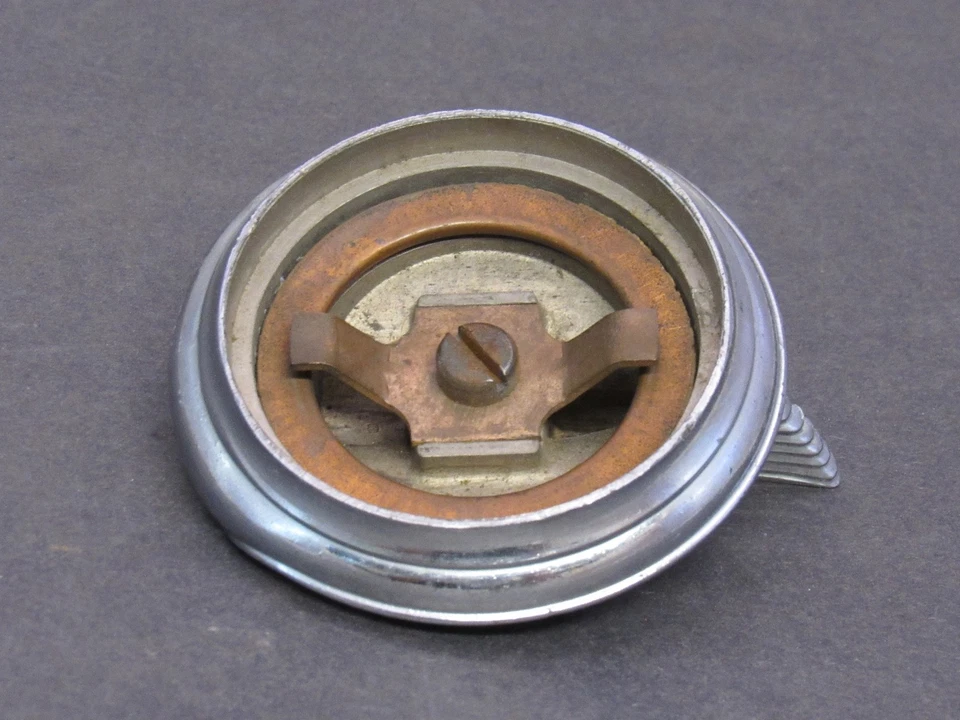 Original 1929 – 1930 Studebaker President Radiator Cap - Image 2 of 4