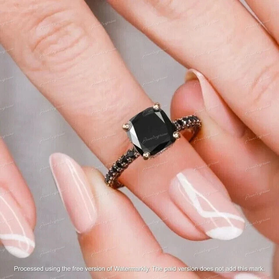 Anillo de compromiso de diamantes creado en laboratorio de corte cojín de 2 quilates enchapado en oro rosa de 14 k en plata Foto 2 de 4