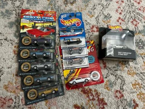 Die Cast Lot 10 Cars Johnny Lightning Hot Wheels Sting ray Muscle New Vtg 1:64