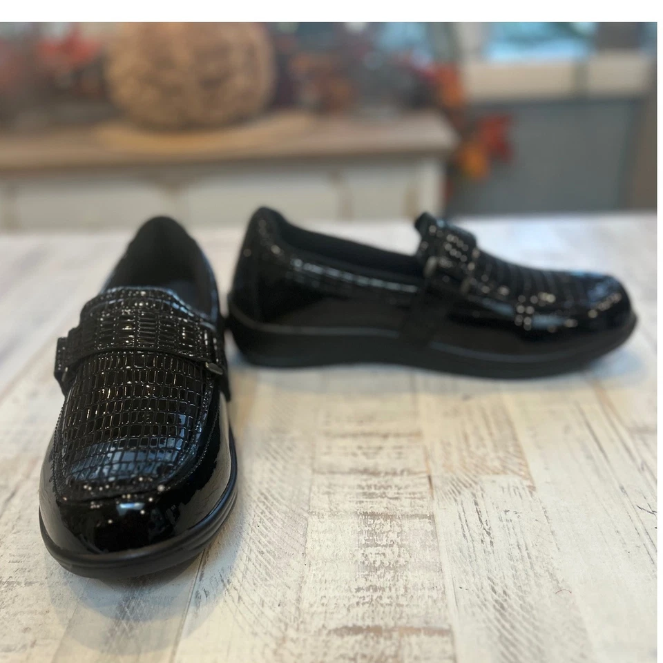 Mocassim Orthofeet masculino couro envernizado preto crocodilo em relevo 11,5 M - Imagem 2 de 4