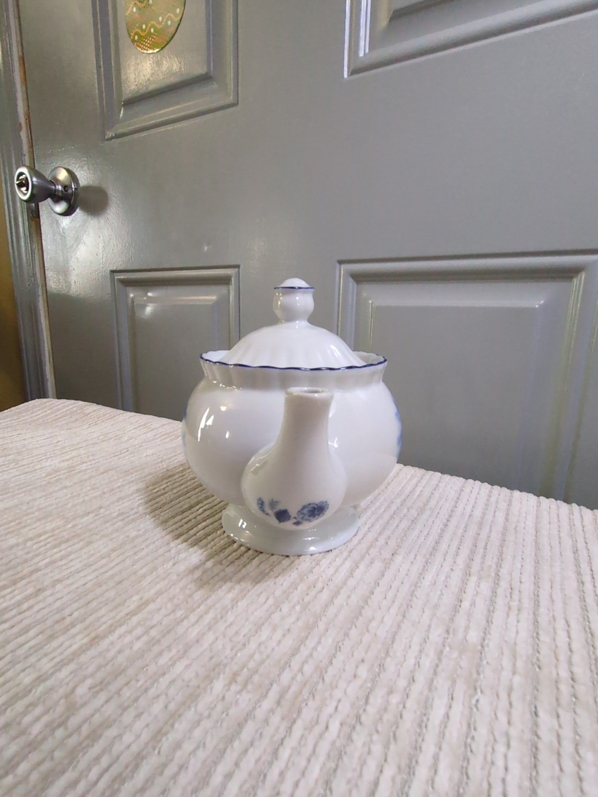 Delft Blauw Blue Windmill Holland Handdecorated Tea Pot Rose Decoration 