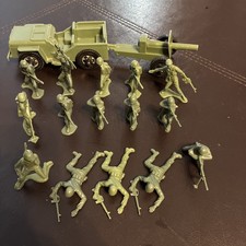 Vintage Tim-Mee Toys U.S. Army Jeep w/Howitzer And 15 Soldiers READ