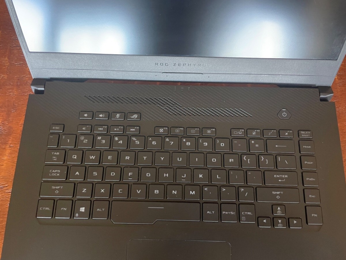 ASUS ROG ZEPHYRUS GA502D gaming laptop . AMD Ryzen 7, 16 GB 