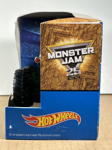 Hot Wheels Monster Jam 25th Rev Tredz Grave Digger Chrome In Box HTF - Picture 6 of 9