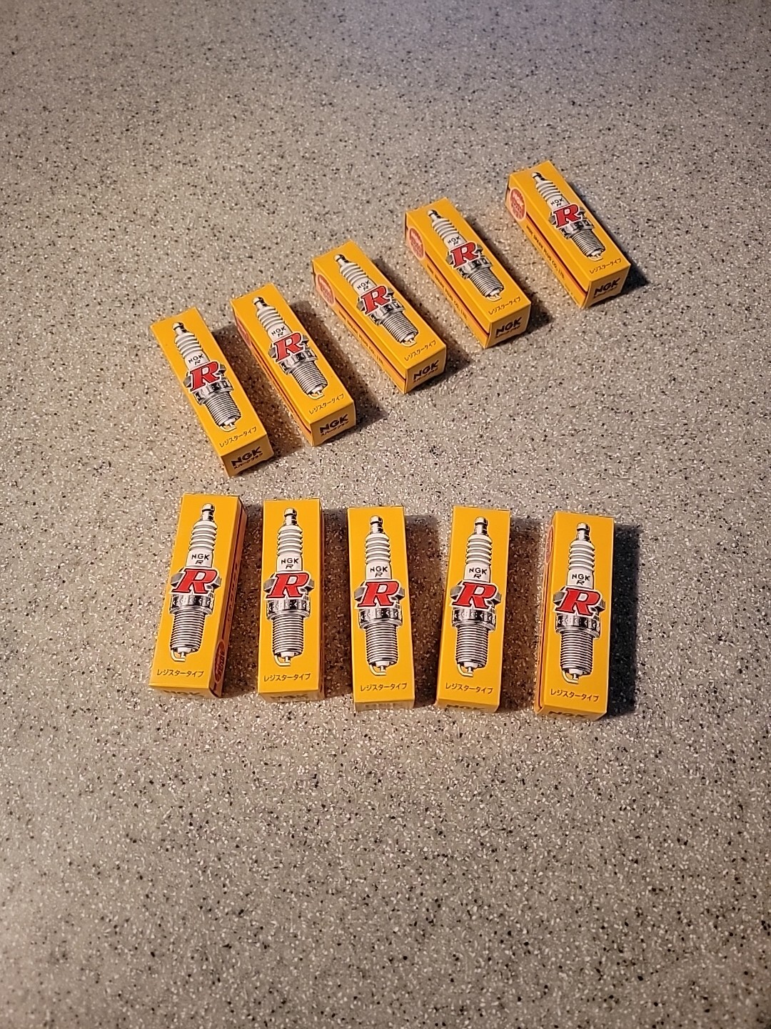 10 New NGK 5722 BR9ES Spark Plug Japan