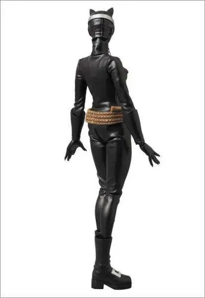 Medicom Toys Real Action Heroes & DC Batman Hush Catwoman 12