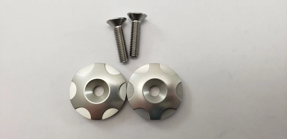 Tapas de extremo de manillar Triumph America 2001-2016 con pernos Foto 2 de 4