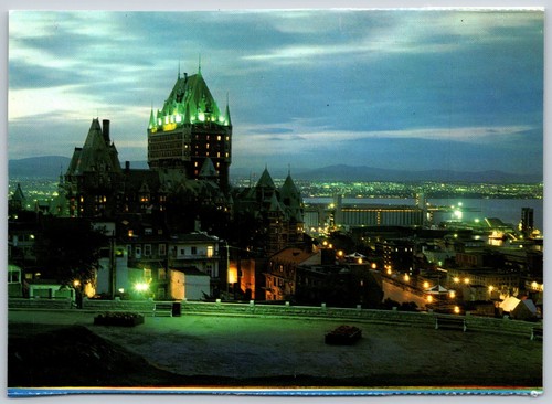 Quebec Que Nachtansicht Une Vue Nocturne De La Die Hauptstadt Postkarte