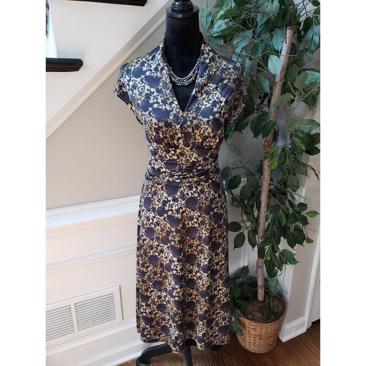 Newport News A-Line Dress Womens Small Gold Blue Floral Empire Waist V Neck | eBay Newport News A-Line Dress Womens Small Gold Blue Floral Empire Waist V Neck | eBay