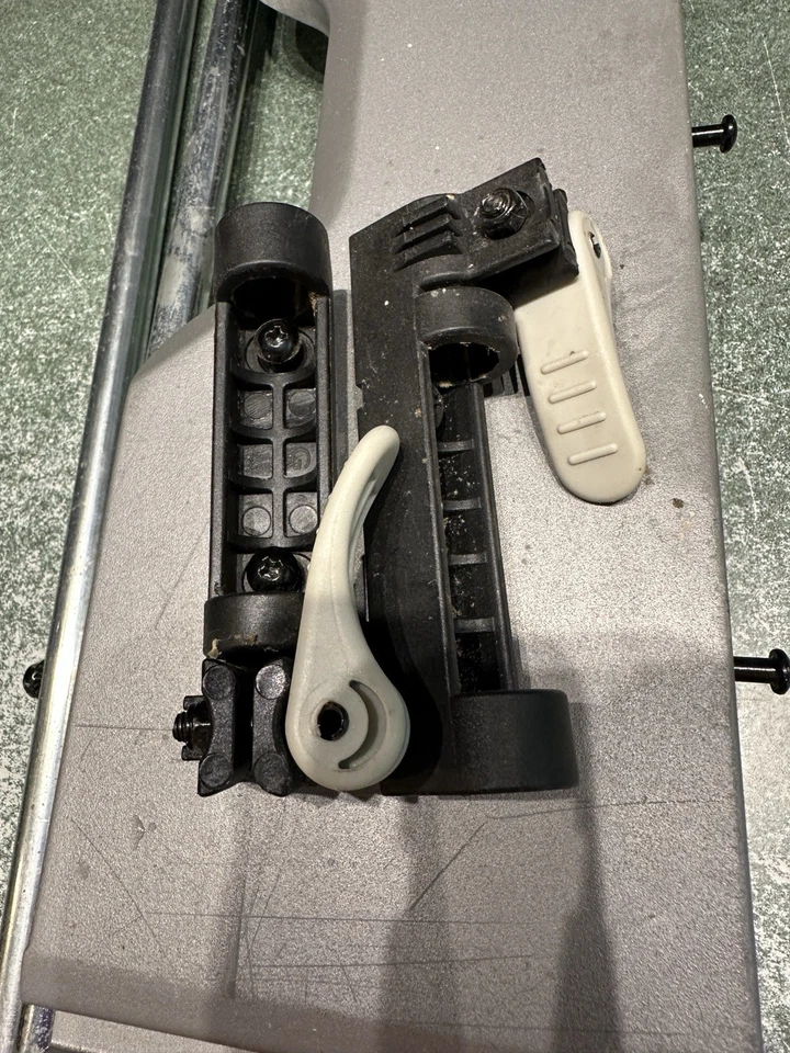 Раздвижной боковой удлинительный стол с стержнями для настольной пилы Ryobi RTS10G 10 дюймов полный комплект - Изображение 4 из 4