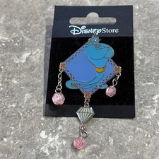 DISNEY STORE UK GENIE MIT BAUMELNDEN ANSTECKNADEL ABZEICHEN - ALADDIN DS UK