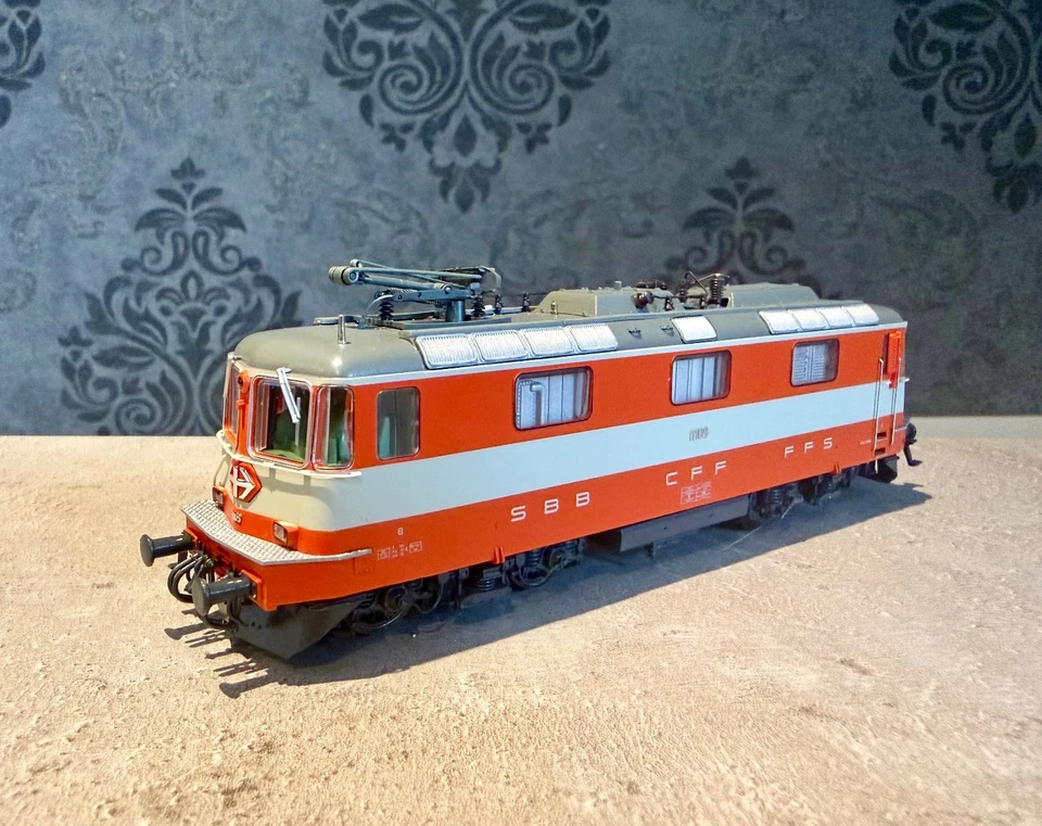 Roco 62690 - SBB Re 4/4 II 11109 SwissExpress *digital*OVP*