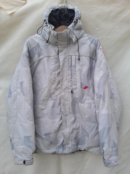 Chaqueta acolchada vintage Nike ACG para hombre XL gris estampado geométrico invierno esquí abrigo capucha