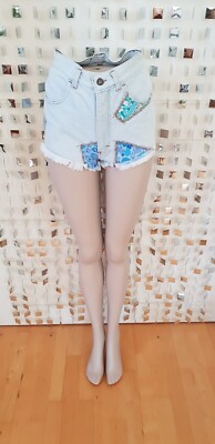 JEANS HOTPANTS MIT FETZEN + PATCHWORK # BLUE DENIM # GRÖßE XS # NEU