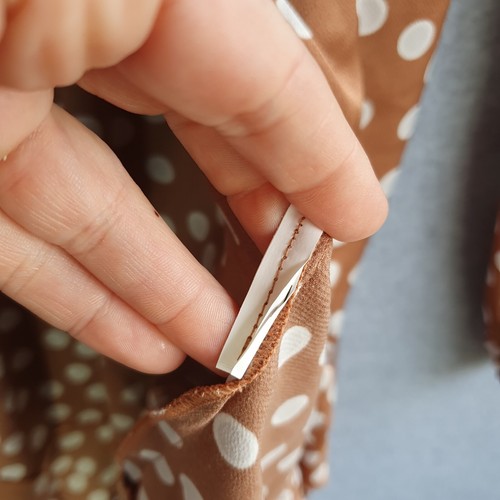 By Johnny Brielle Dress Sz 8 Brown Polka Dot Long Sleeve Satin Wrap Mini Party - Picture 9 of 13