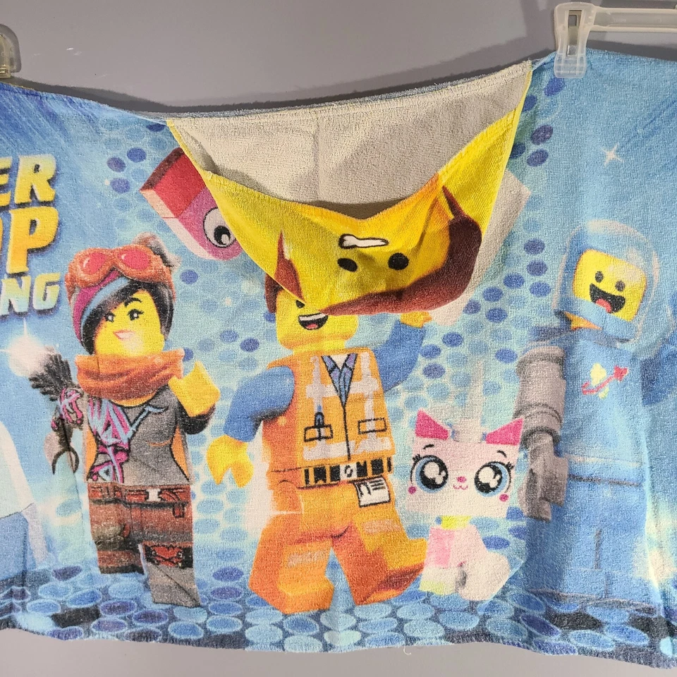The Lego Movie 2 "Nunca dejes de jugar" Toalla con capucha para niños 24,5"×44" Foto 2 de 4
