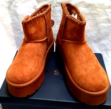 WomansDanskin Slip On Platform Ankle Boot Beignet S9 NIB