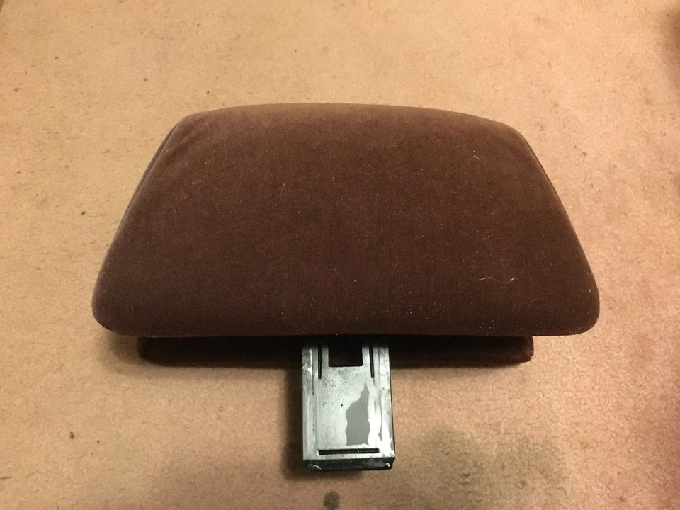 Reposacabezas clásico Saab 900 1988 hatchback tela borgoña asiento delantero Foto 2 de 2