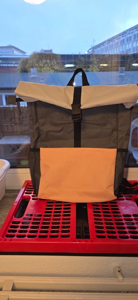 Rucksack: groß viele Fächer schwarz/grau/lachs wasserabweisend NEUwetig - Bild 3 von 4