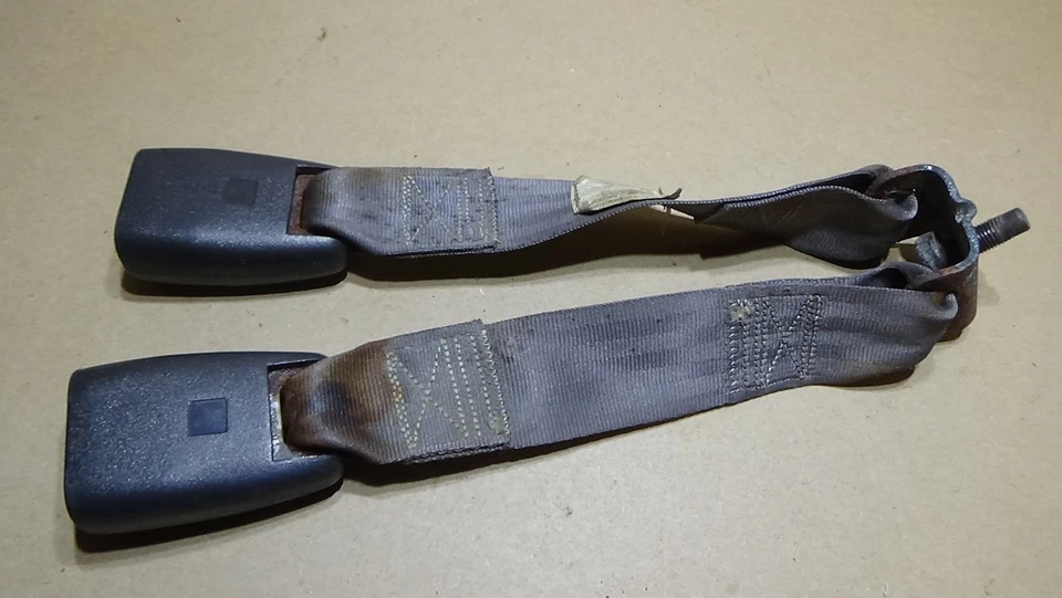 Jeep Wrangler TJ 1999-2006 hebilla de cinturón de seguridad trasero Foto 4 de 4