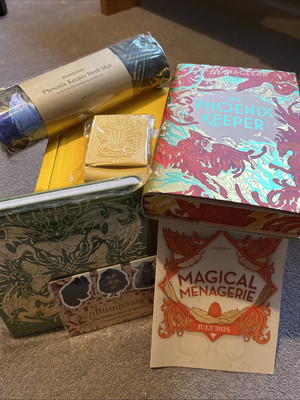 Illumicrate Magical Menagerie Juli 2023 Full Box The Phoenix Keeper signiert