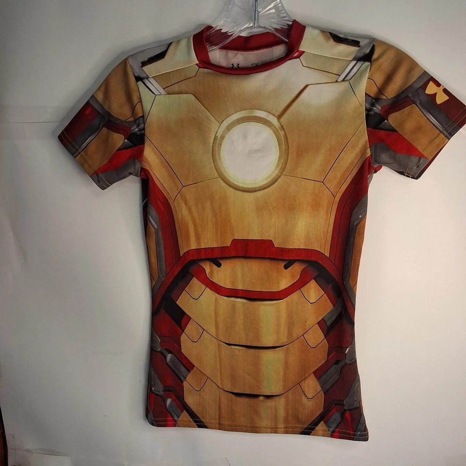 Camisa pequeña Iron Man Under Armour juvenil Marvel Hero Foto 2 de 4