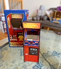 FRENZY New Wave Toys Replicade Arcade 1/6th Scale OOP