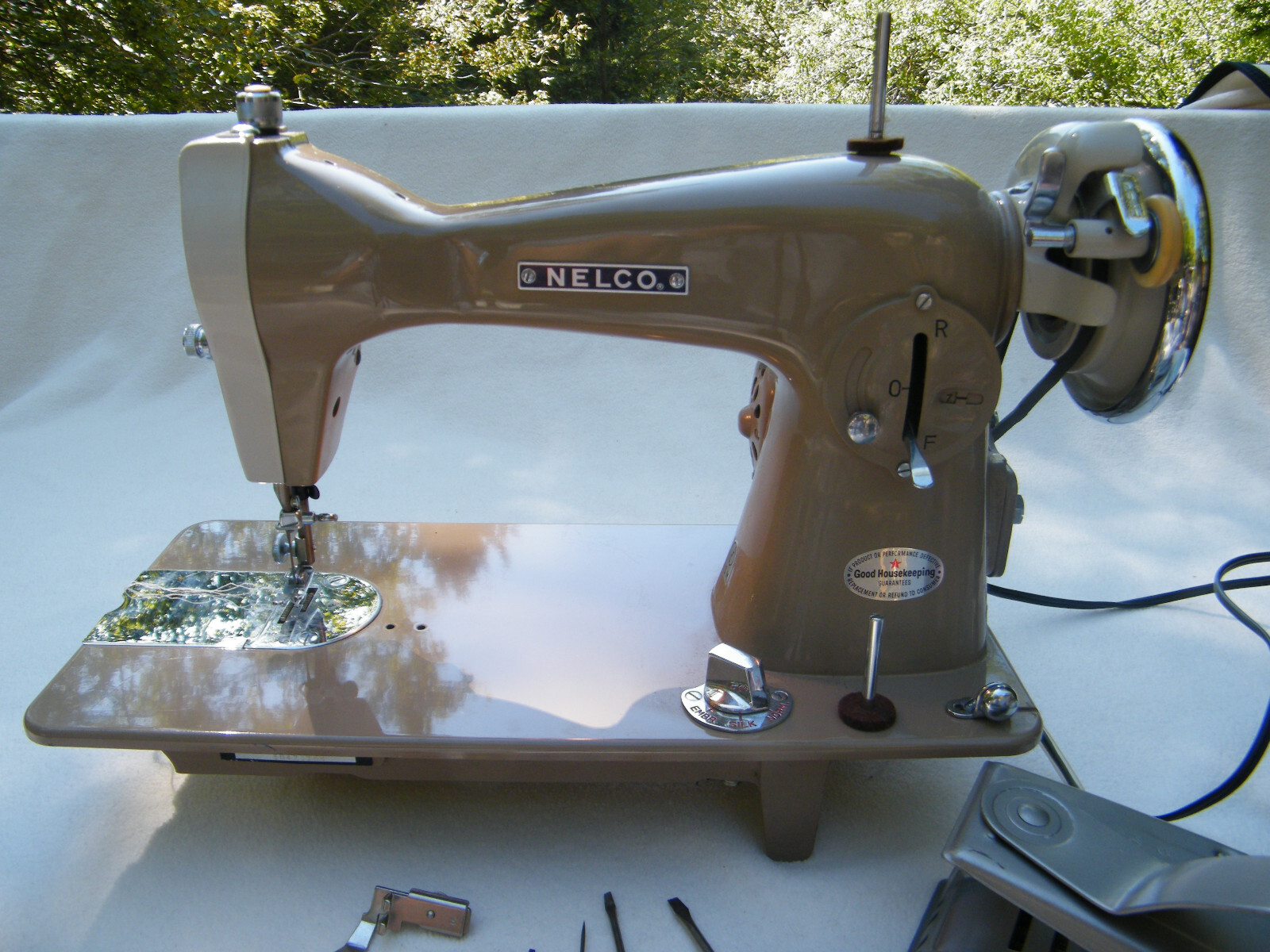 Vintage Nelco Sewing Machine YM40 with Pedal & Accessories eBay