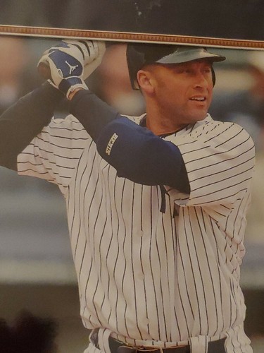 DEREK JETER NEW YORK YANKEES OFFICIALLY LICENSED 8X10 PHOTOGRAPH FACTORY SEALED! - Picture 2 of 11